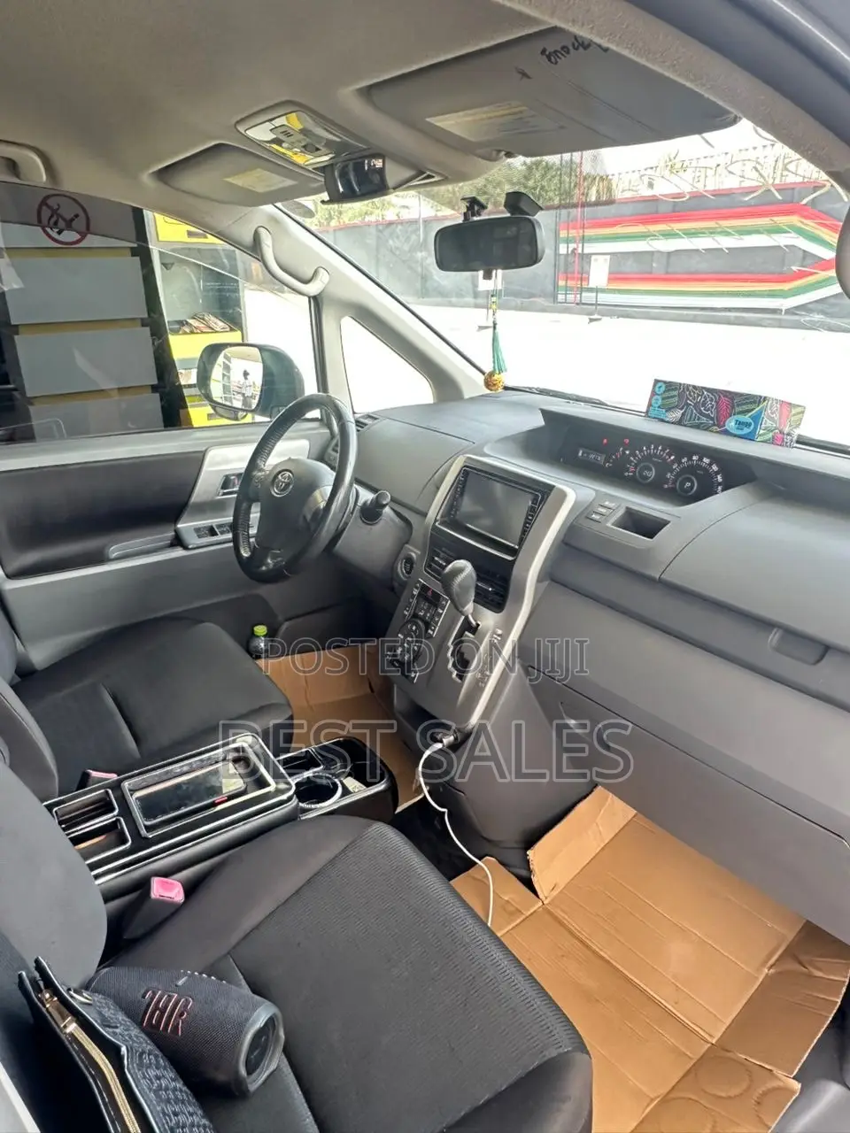 Toyota Voxy 2010 Silver