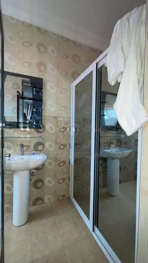 3bdrm Apartment in Chis-Lon Global, Weija Junction for rent