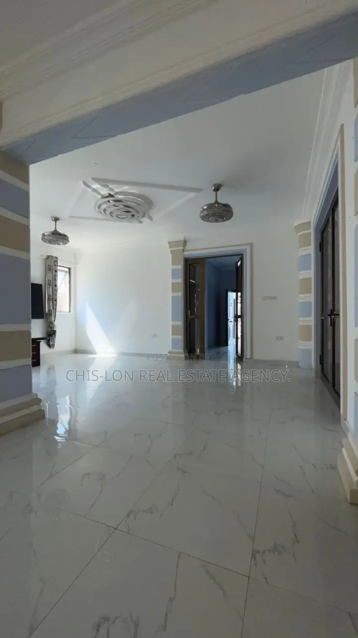 3bdrm Apartment in Chis-Lon Global, Weija Junction for rent