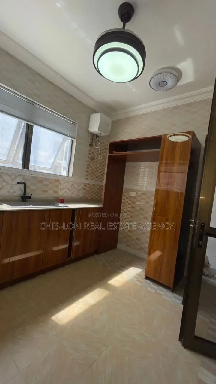 3bdrm Apartment in Chis-Lon Global, Weija Junction for rent