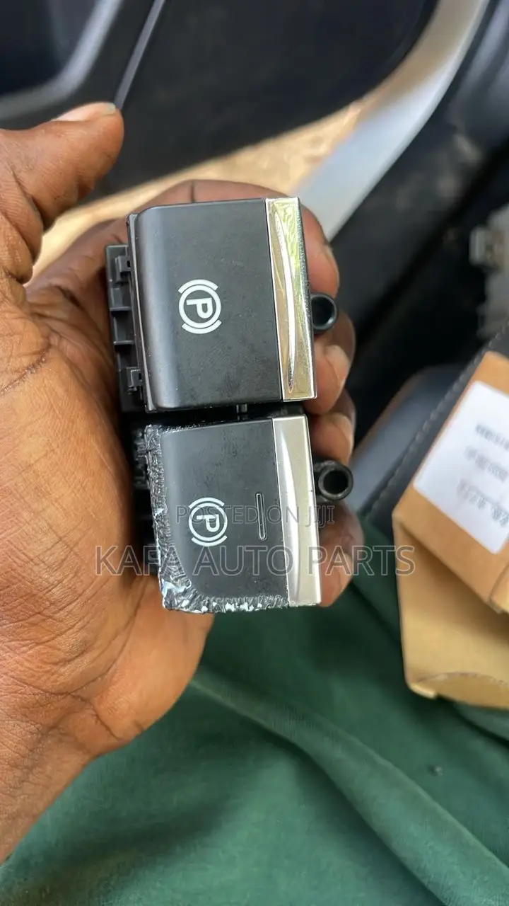 Honda Civic 2017 Ac Switch /Parking Available