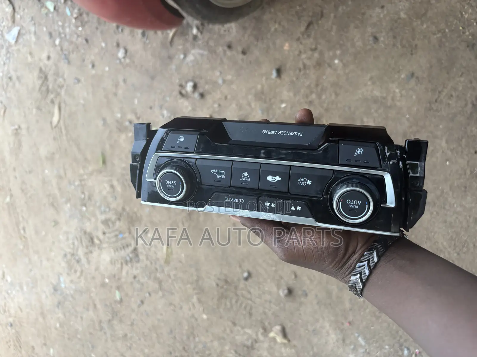 Honda Civic 2017 Ac Switch /Parking Available