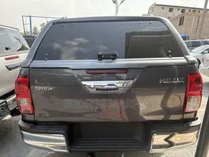 Toyota Hilux 2021 Black