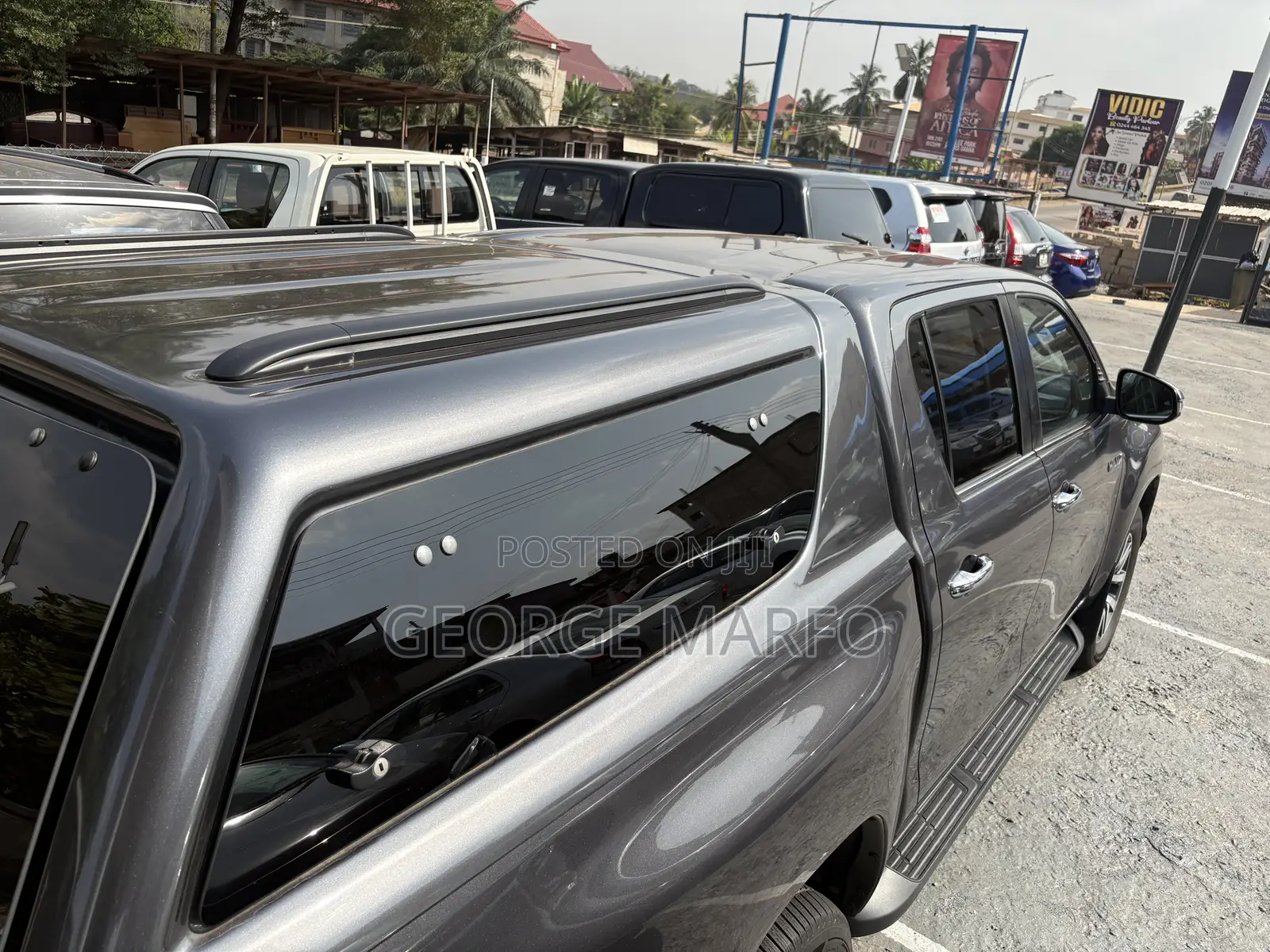 Toyota Hilux 2021 Black