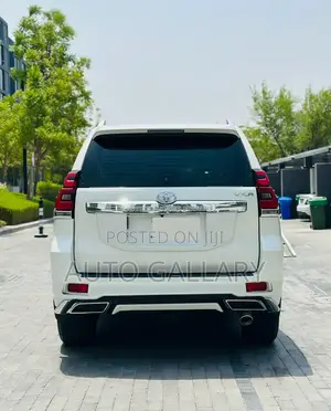 Toyota Land Cruiser Prado 2.7 2019 White
