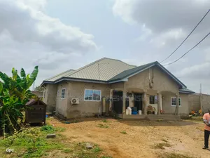 7bdrm House in Tema Metropolitan for sale