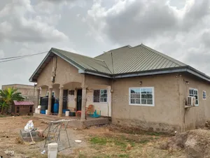 7bdrm House in Tema Metropolitan for sale
