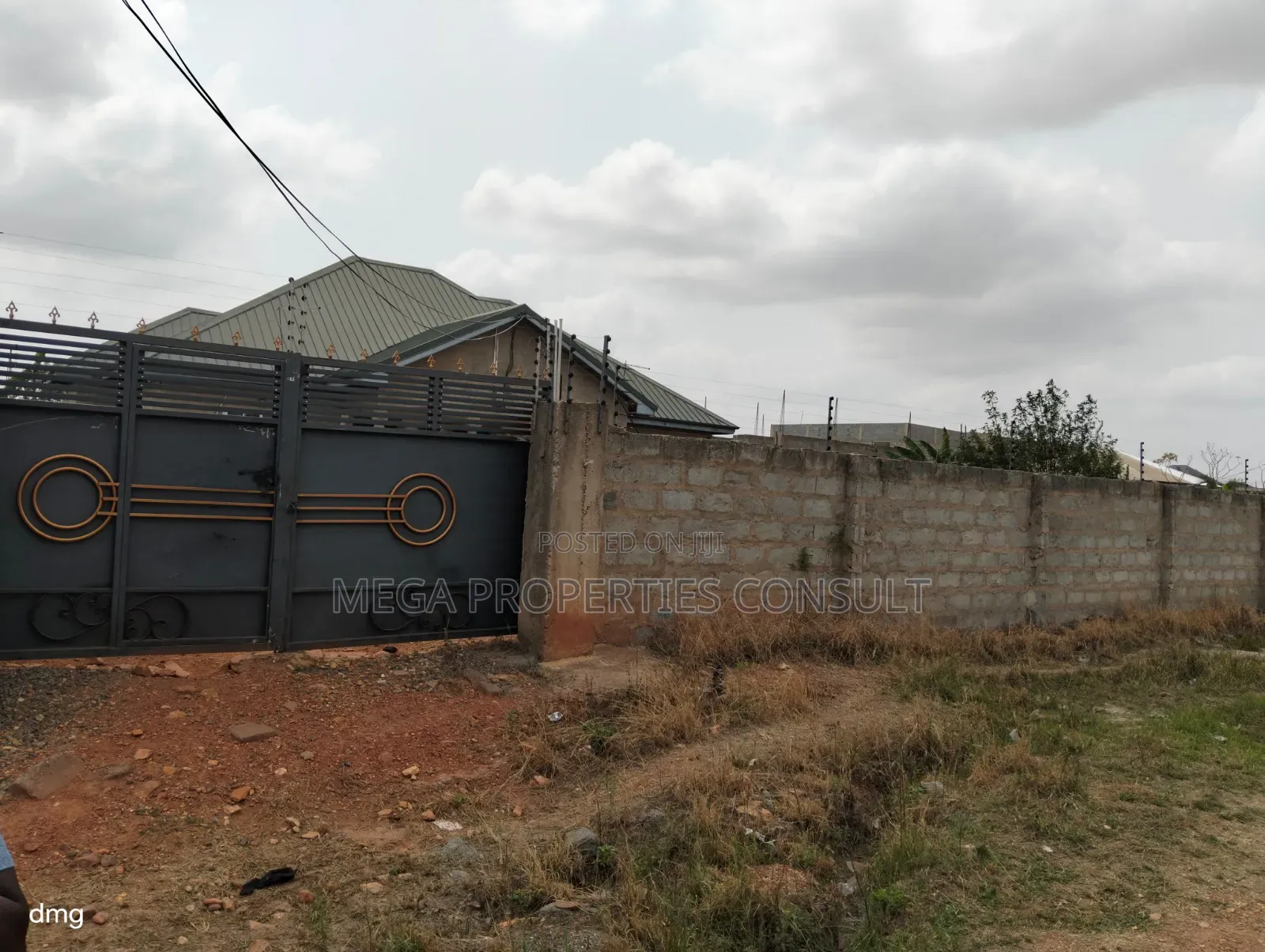 7bdrm House in Tema Metropolitan for sale