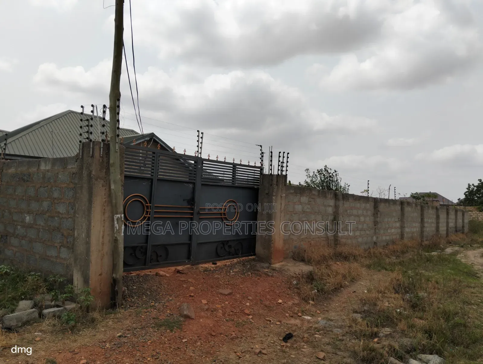 7bdrm House in Tema Metropolitan for sale