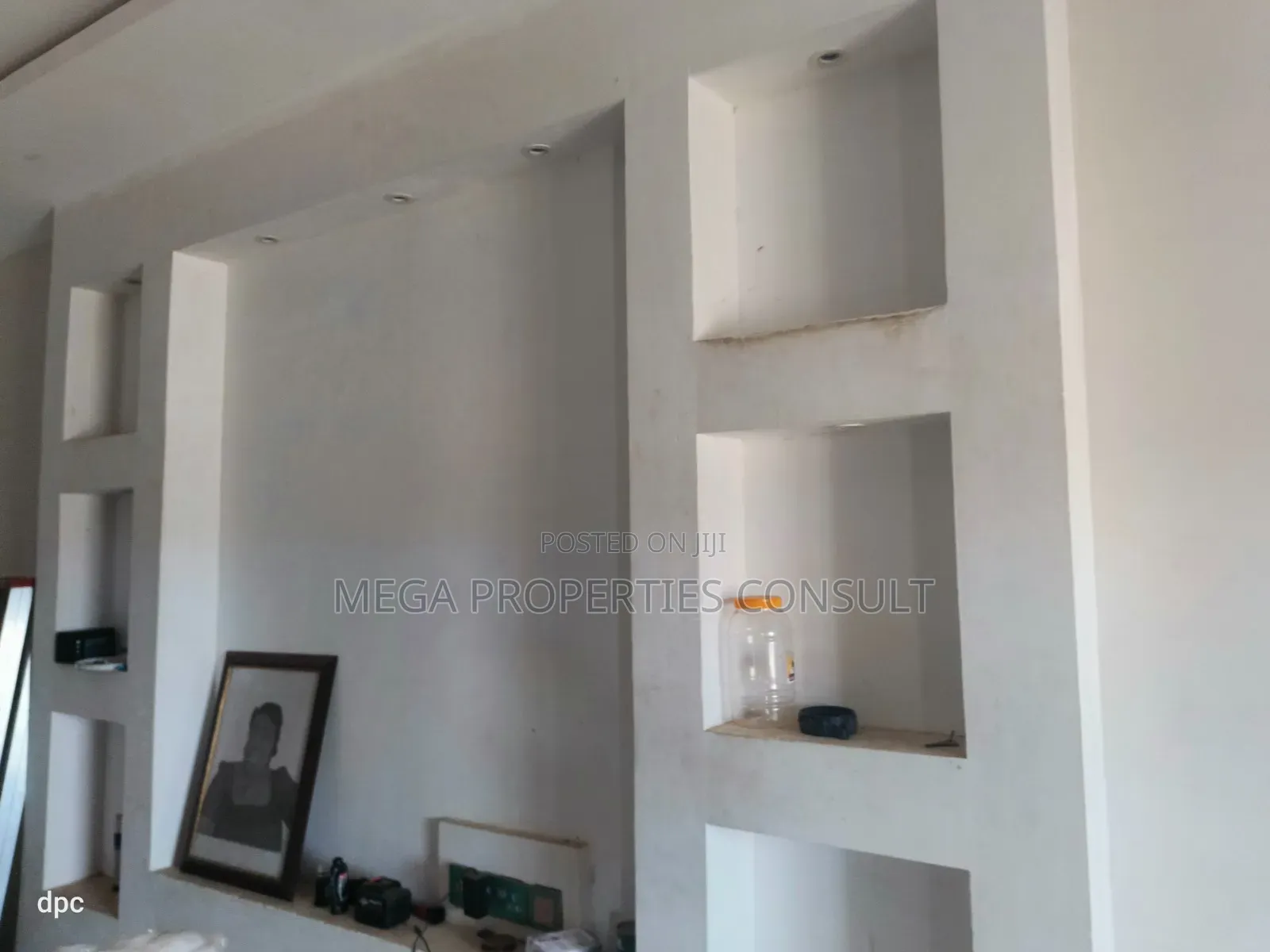 7bdrm House in Tema Metropolitan for sale