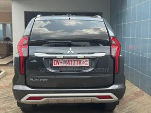 Mitsubishi Pajero 2025 Black