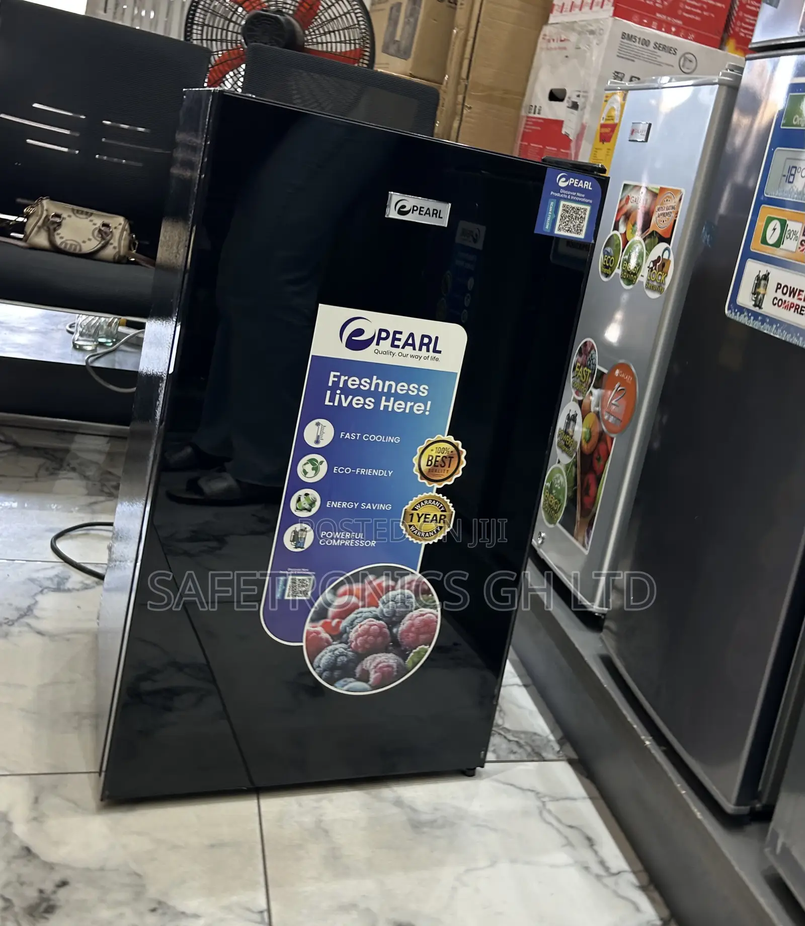 Choose Sealed 91 Liters Singledoor Pearl Black Top Mount Fridge