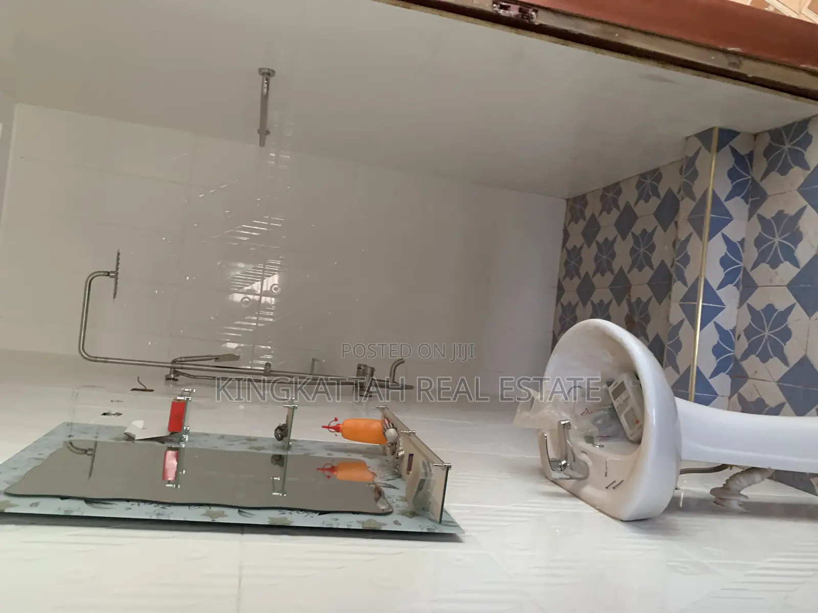 3bdrm House in Kingkattah Estate, Pokuase for sale
