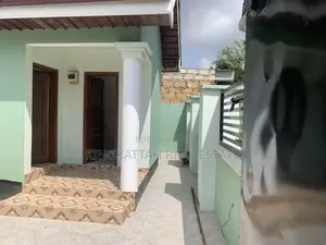 3bdrm House in Kingkattah Estate, Pokuase for sale