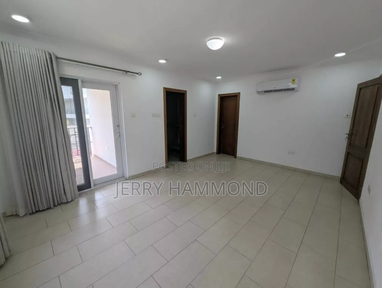 4bdrm Apartment in Cantoment, Cantonments for rent