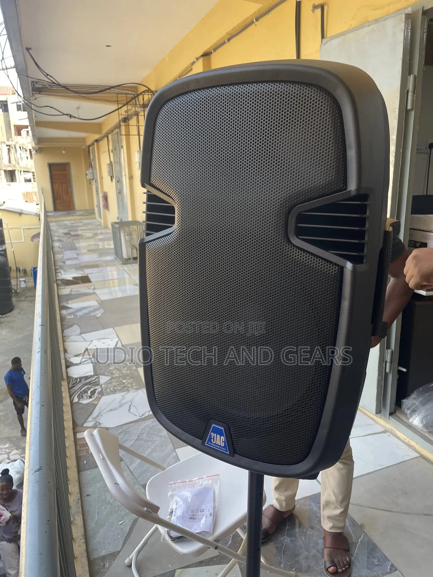 Jac 15” Rechargeable Bluetooth Speaker