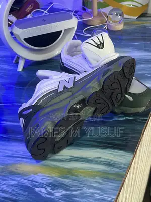 New Balance Sneaker