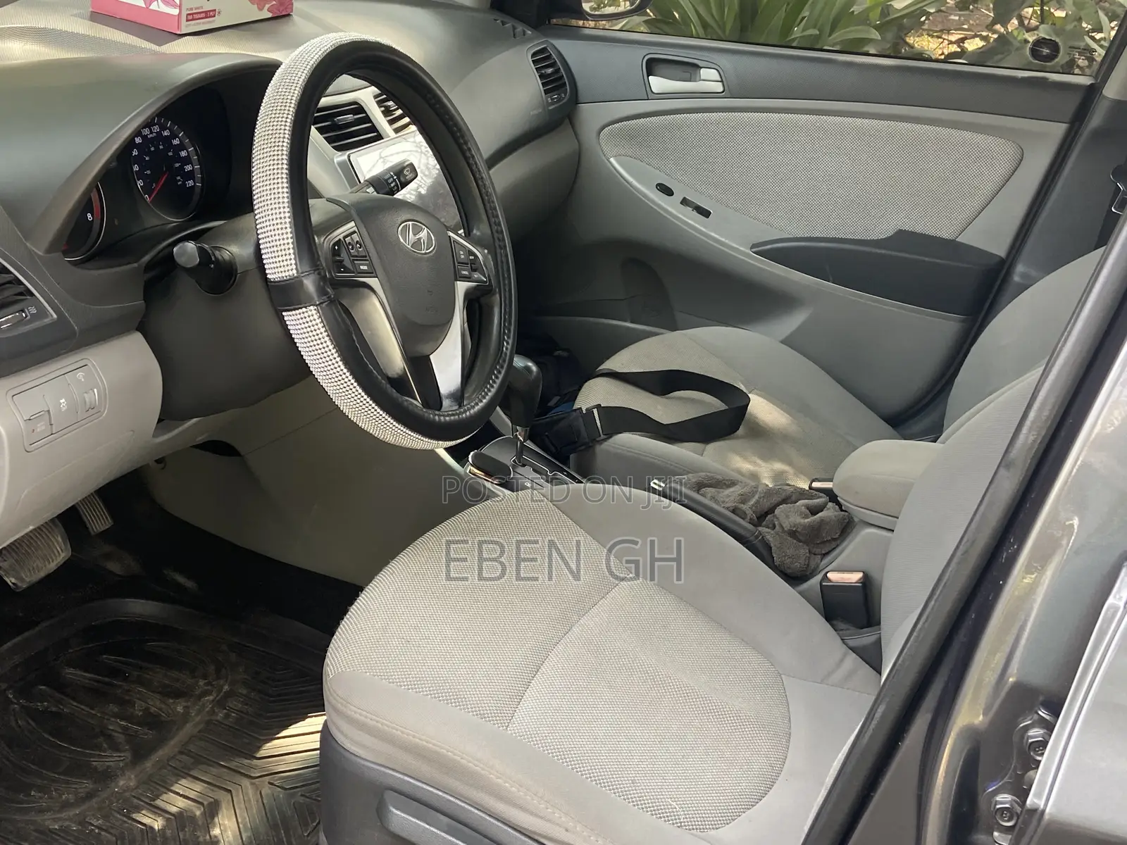 Hyundai Accent SE 2012 Gray