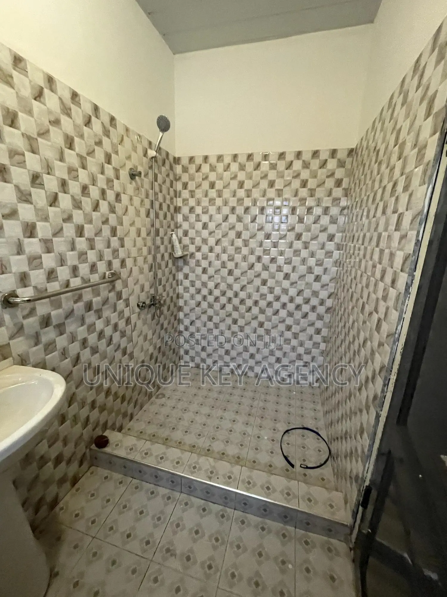 2bdrm Apartment in Unique Key Agency, Spintex for rent