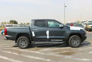 New Mitsubishi L200 2025 Gray