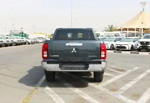 New Mitsubishi L200 2025 Gray