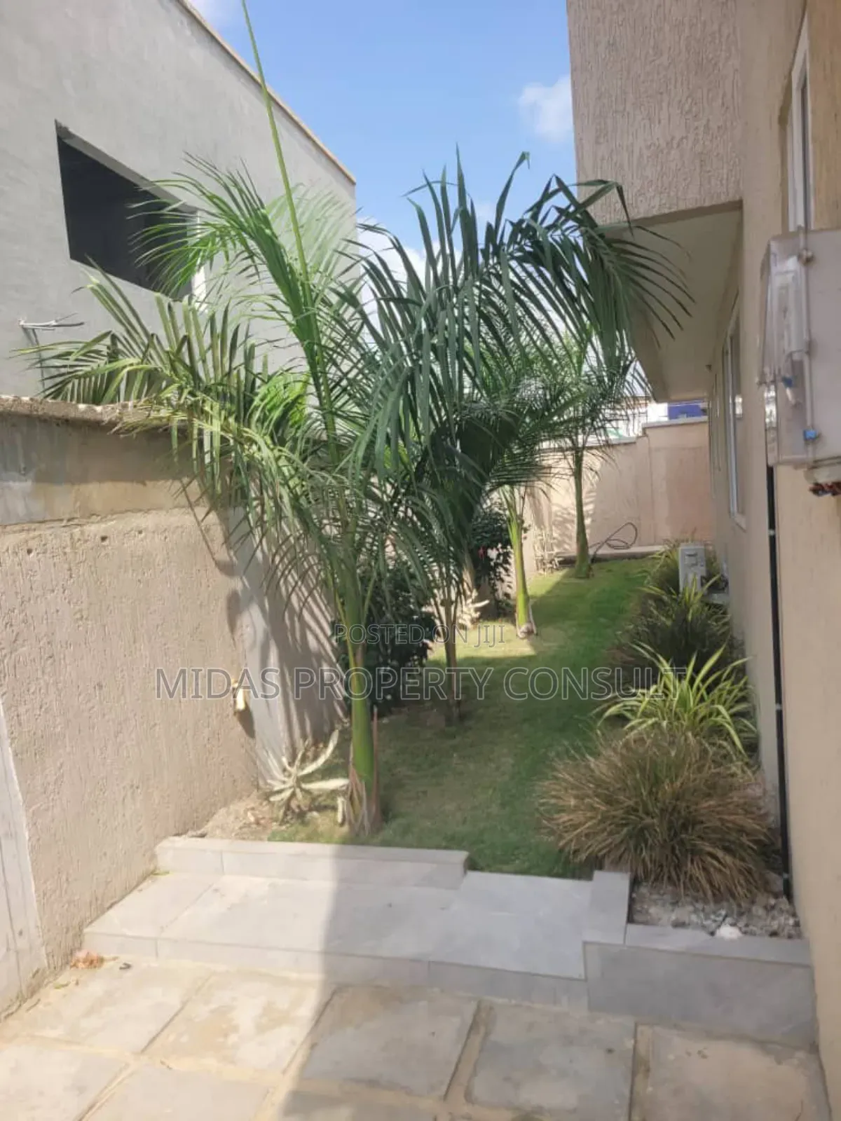 4bdrm House in East Airport, Spintex for sale