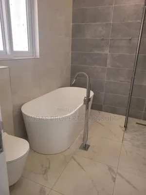 4bdrm House in East Airport, Spintex for sale
