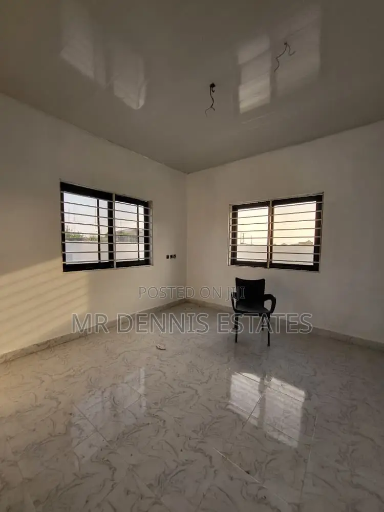 2bdrm House in Mr Dennis Estates, Nyanyano for sale