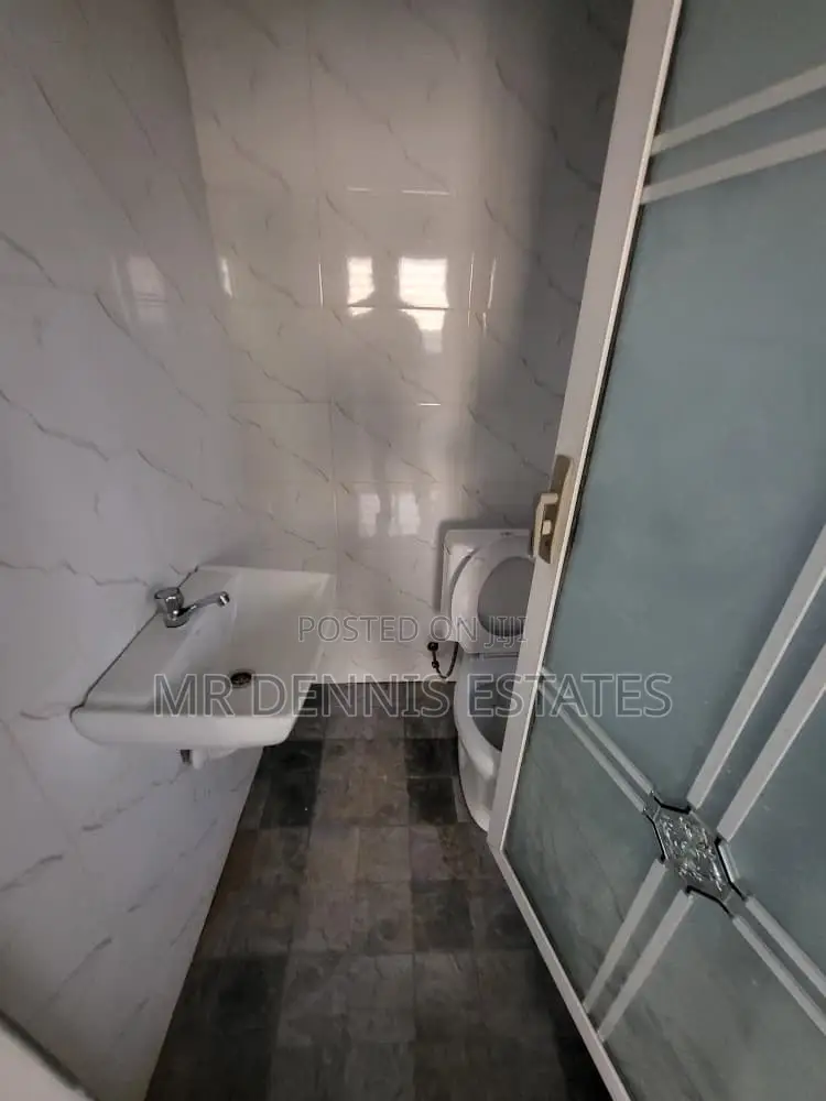 2bdrm House in Mr Dennis Estates, Nyanyano for sale