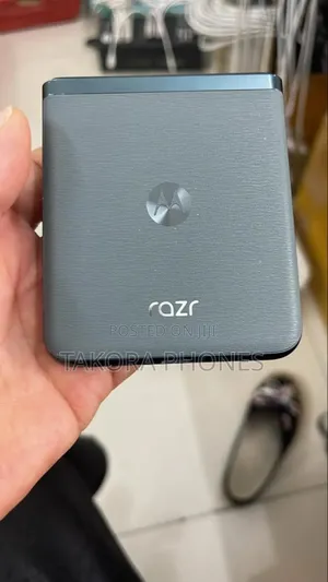 New Motorola Razr 40 Ultra 256 GB Blue