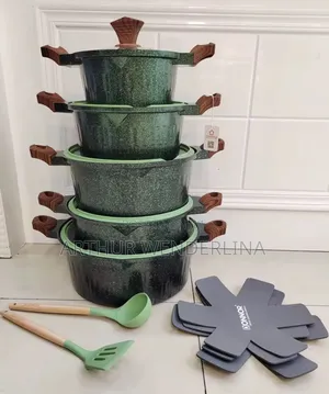 5 Set of Cooking Ware With Spoon