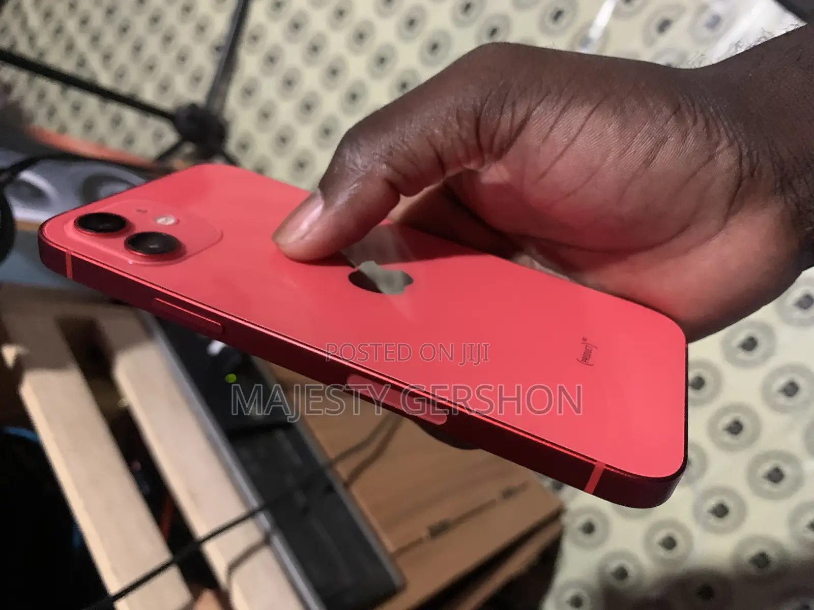 Apple iPhone 12 64 GB Red