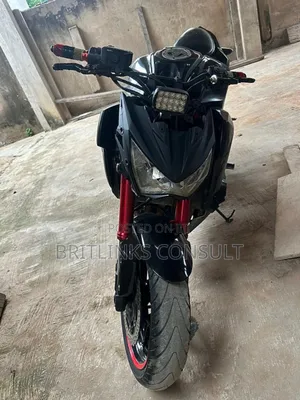 Kawasaki Z750 2016 Red