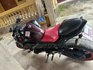 Kawasaki Z750 2016 Red