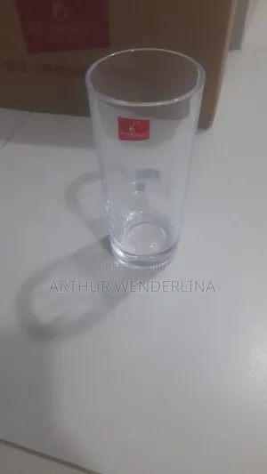 10 Pieces of Glass in a Box