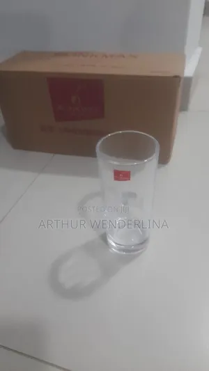 10 Pieces of Glass in a Box
