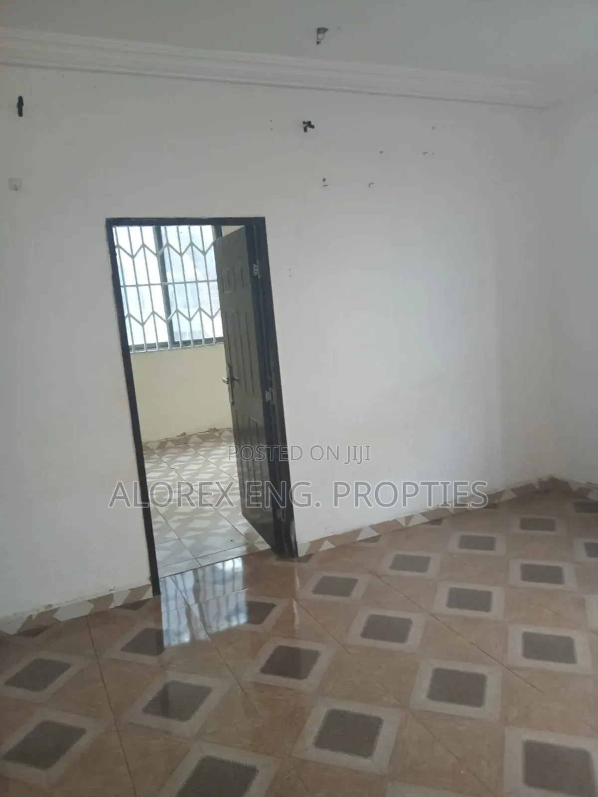 9bdrm Apartment in Uncompleted, Danfa for sale