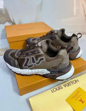 Louis Vuttion Runner Tactic Sneaker