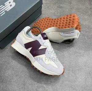 New Balance 327 Moonbeam Sneakers