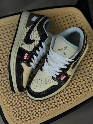 Nike Jordan 1se Air Mail Sneakers
