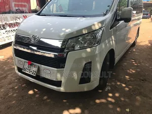 Mini Bus Available for Rentals Toyota Hiace!