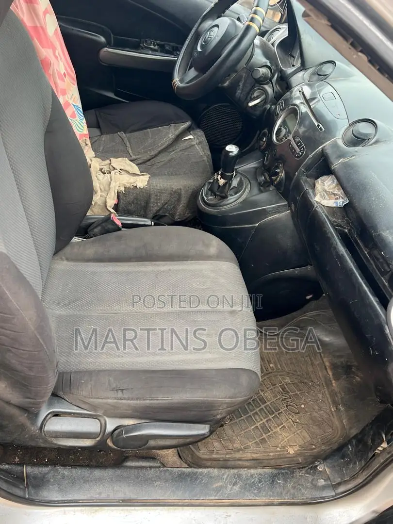 Mazda 2 1.6 Exclusive 2010 Silver