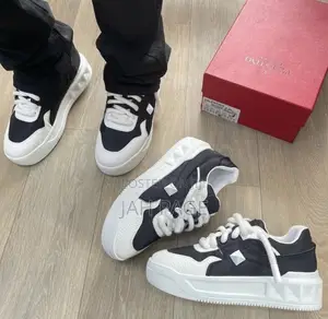 Valentino Garavaani One Study Xl Sneaker