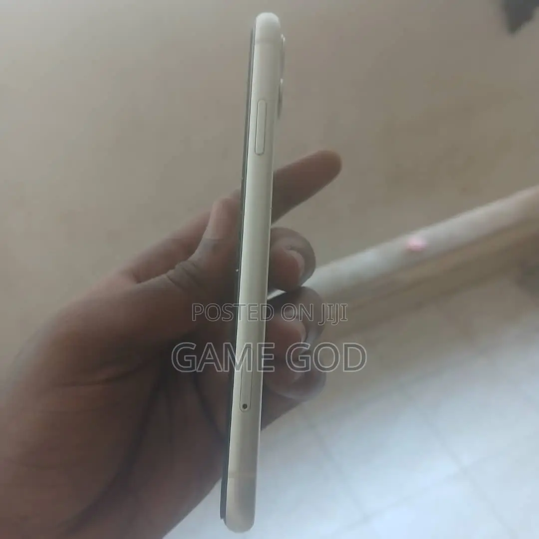 Apple iPhone 11 64 GB White