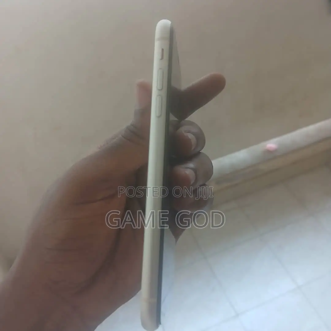 Apple iPhone 11 64 GB White