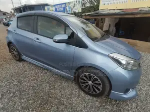 Toyota Vitz 2013 Silver
