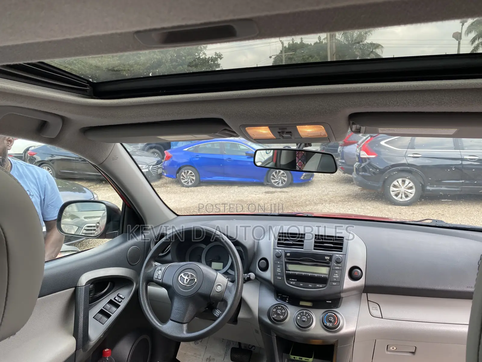 Toyota RAV4 2.5 2012 Red