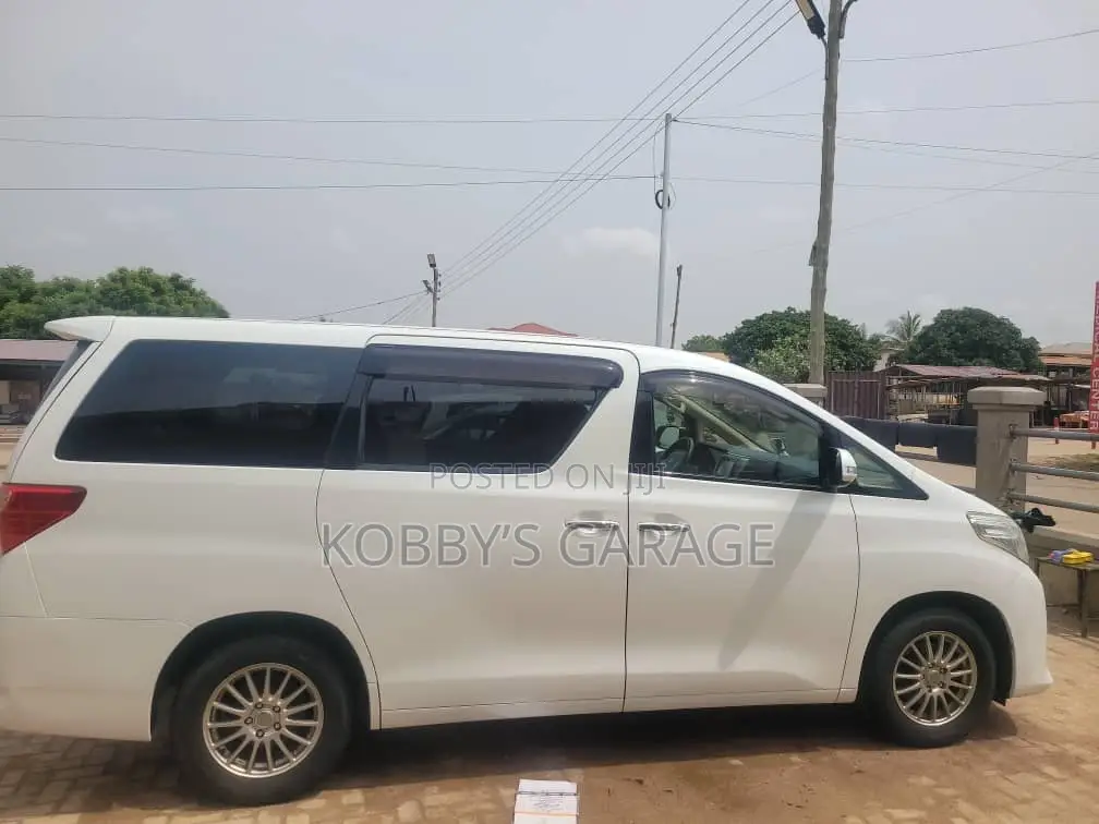 Toyota Alphard 2014 White
