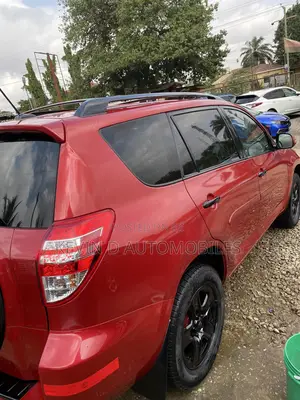 Toyota RAV4 2.5 2012 Red