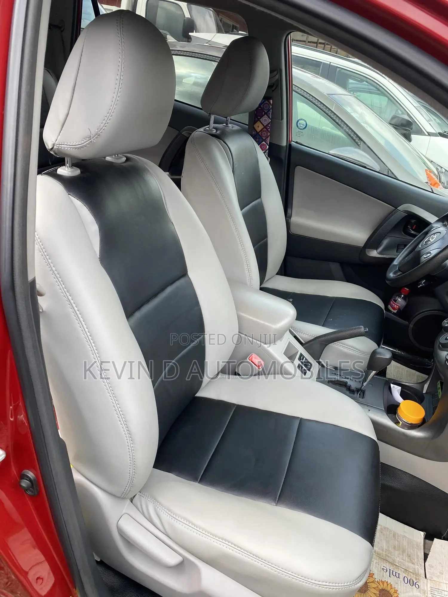 Toyota RAV4 2.5 2012 Red